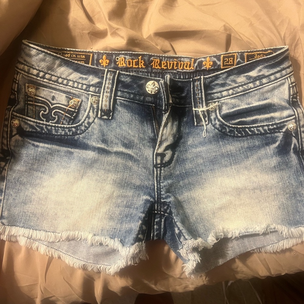 Women’s rock revival Jean shorts